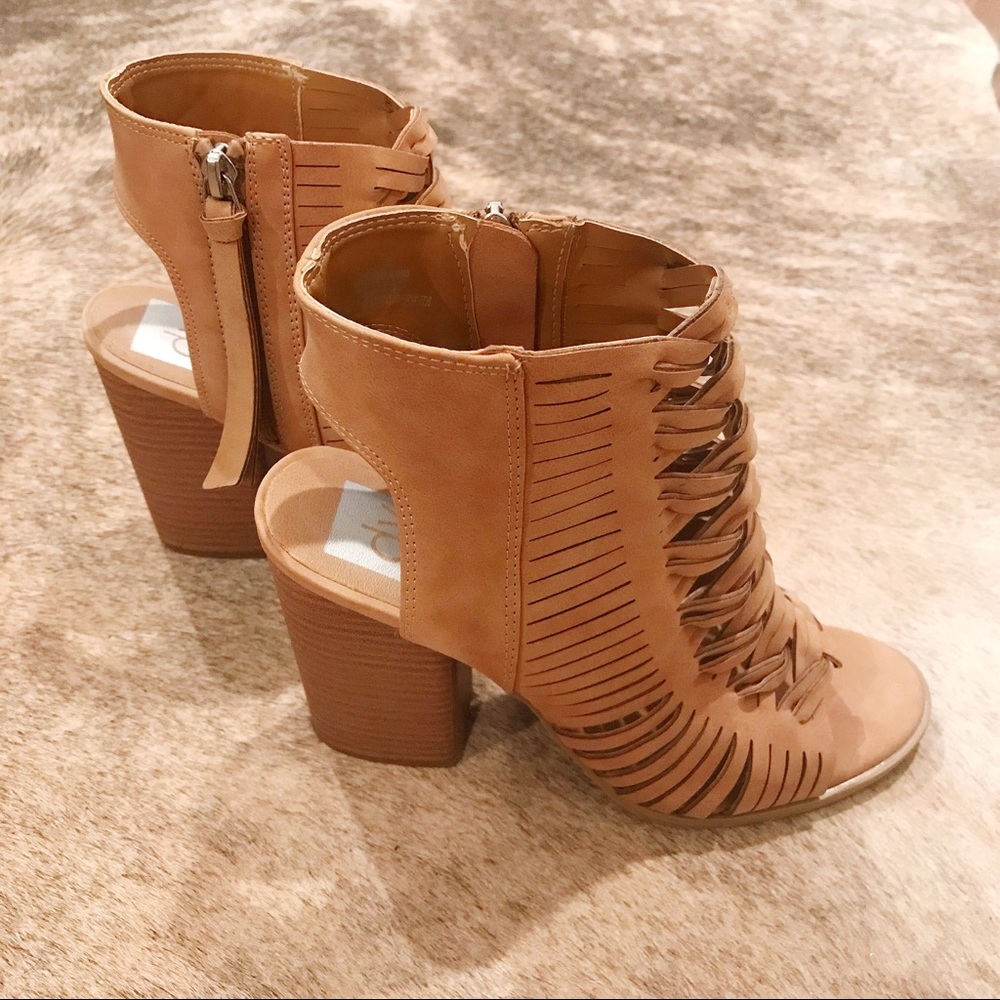 DV by Dolce Vita Heeled Sandals - Picture 3 of 3